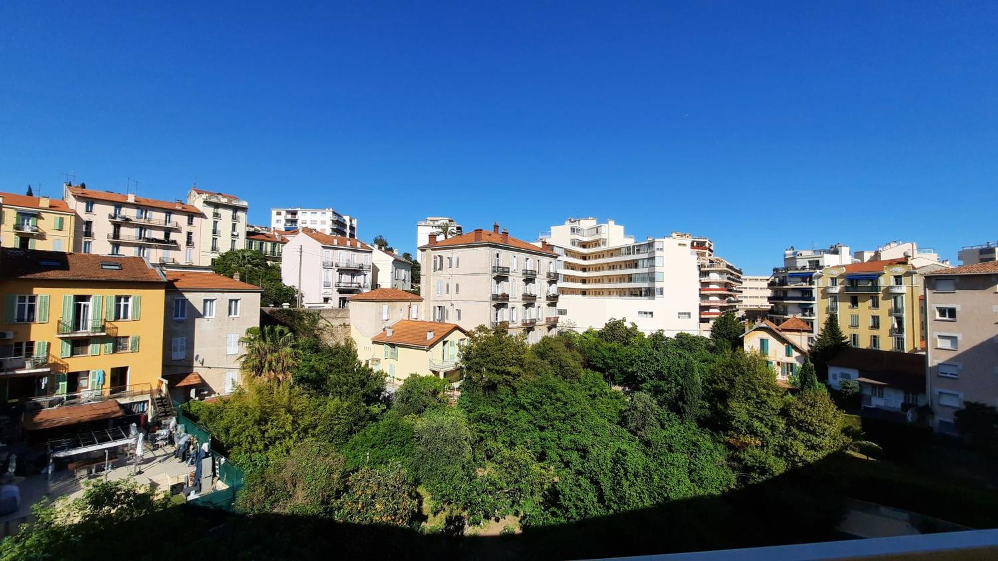 Sunny Mercury - Room In Apartment Cannes Ngoại thất bức ảnh