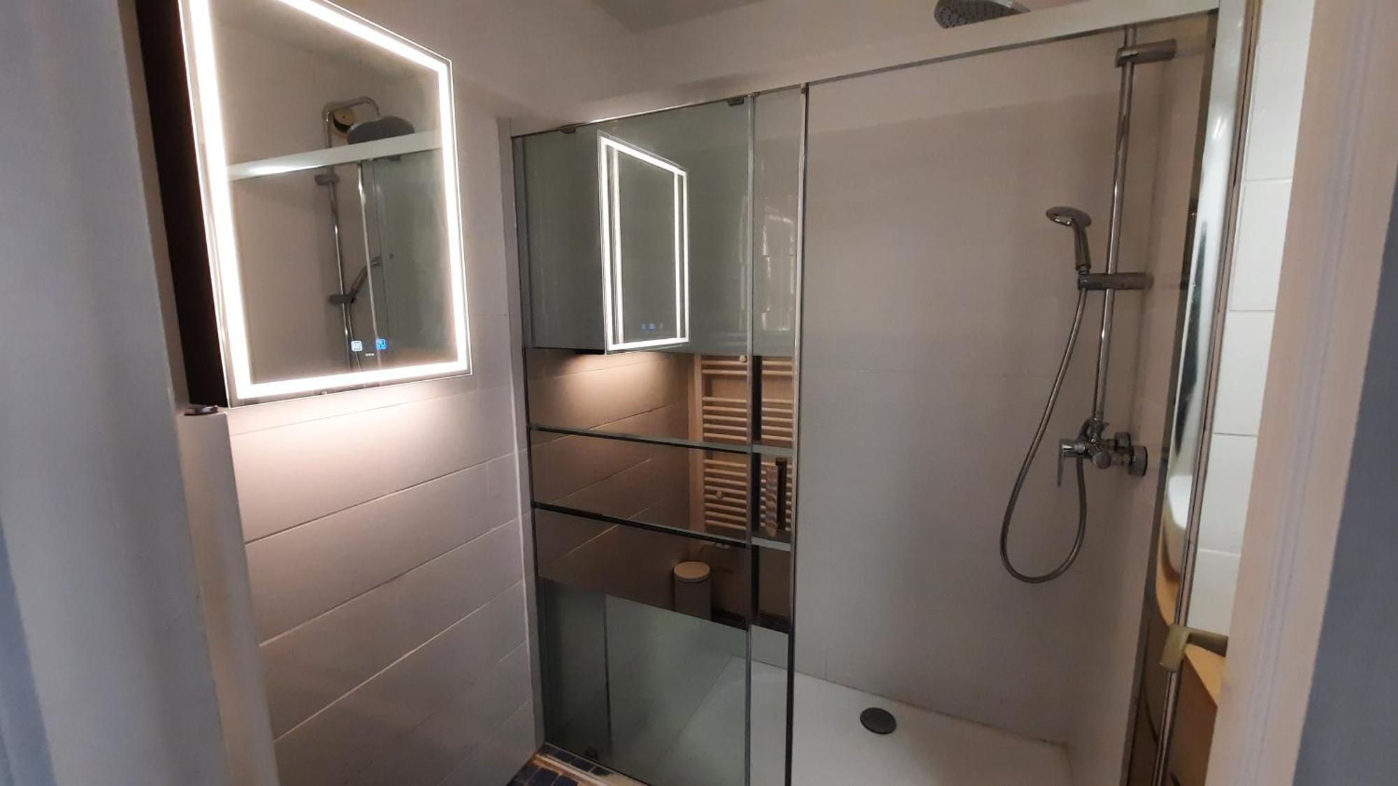 Sunny Mercury - Room In Apartment Cannes Ngoại thất bức ảnh