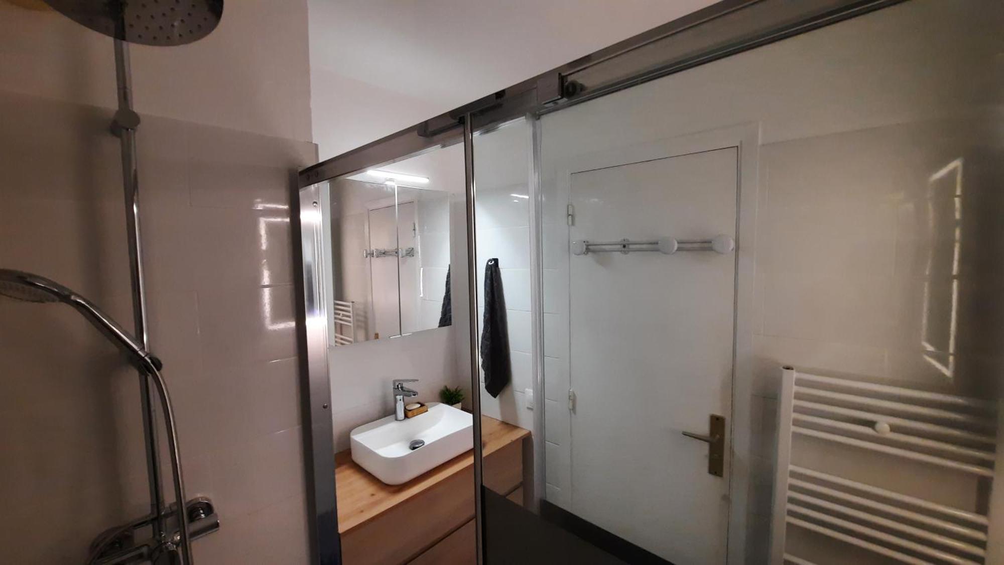 Sunny Mercury - Room In Apartment Cannes Ngoại thất bức ảnh