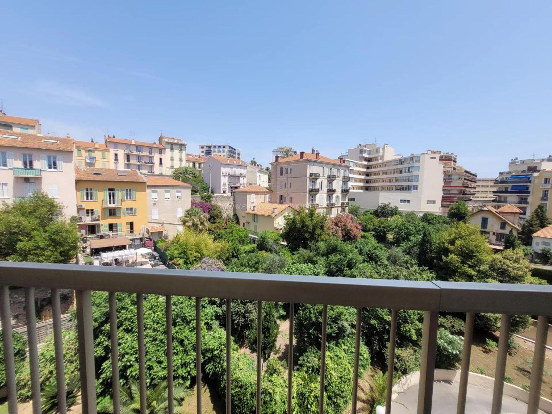 Sunny Mercury - Room In Apartment Cannes Ngoại thất bức ảnh